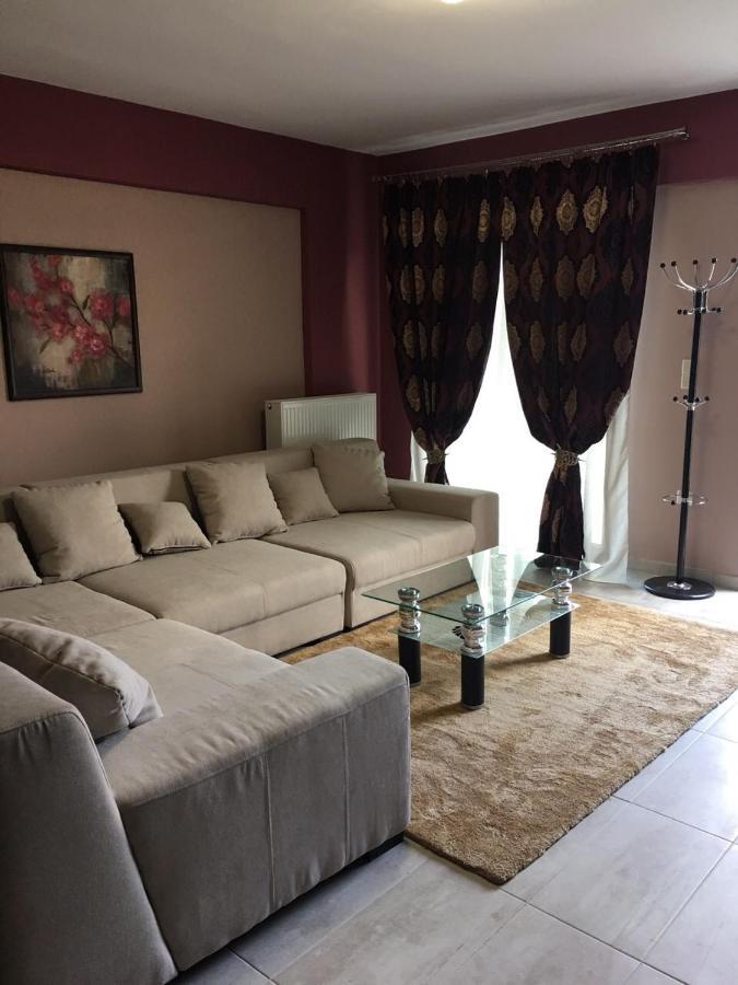 Archontiko Kirfis In Desfina Aparthotel Luaran gambar