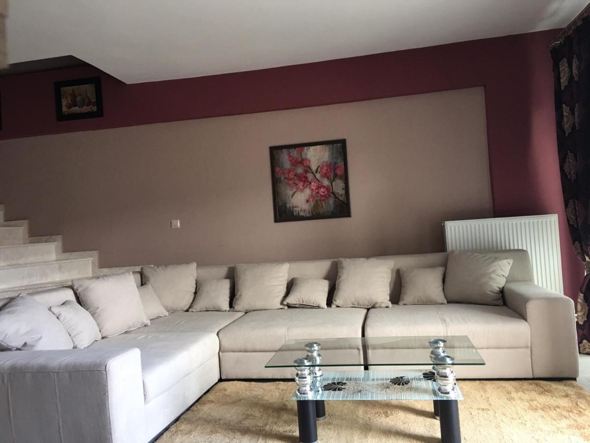 Archontiko Kirfis In Desfina Aparthotel Luaran gambar