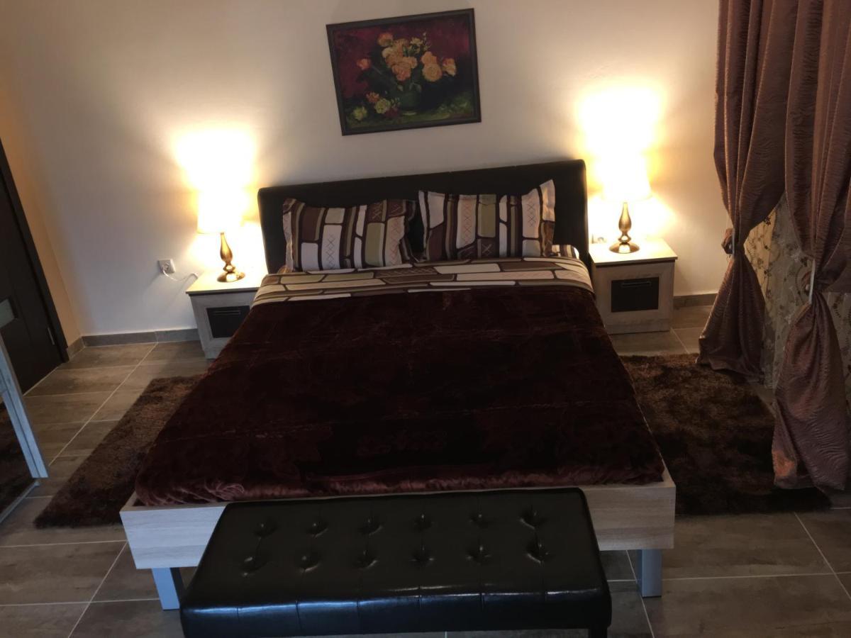 Archontiko Kirfis In Desfina Aparthotel Luaran gambar